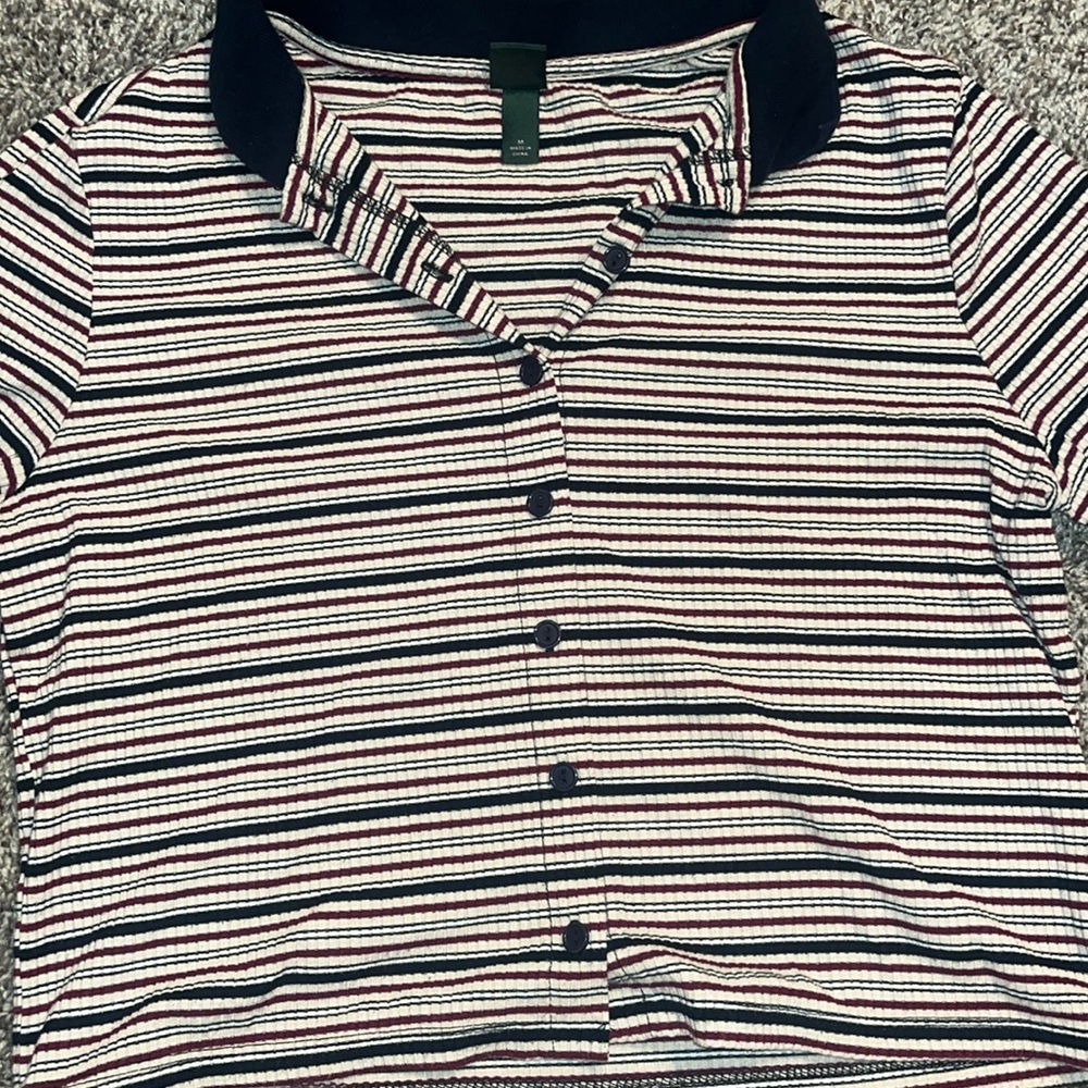 Wildfable;button-down cropped top w collar